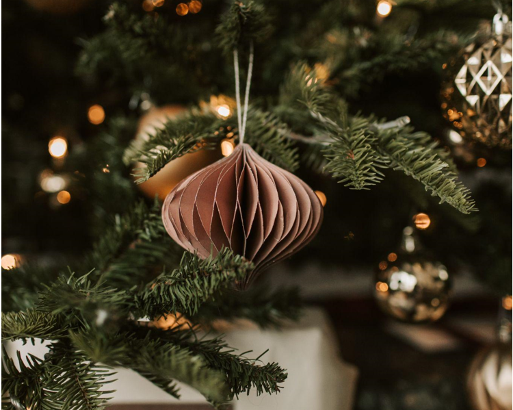 Why a Prelit Christmas Tree is Perfect for Your Holidays